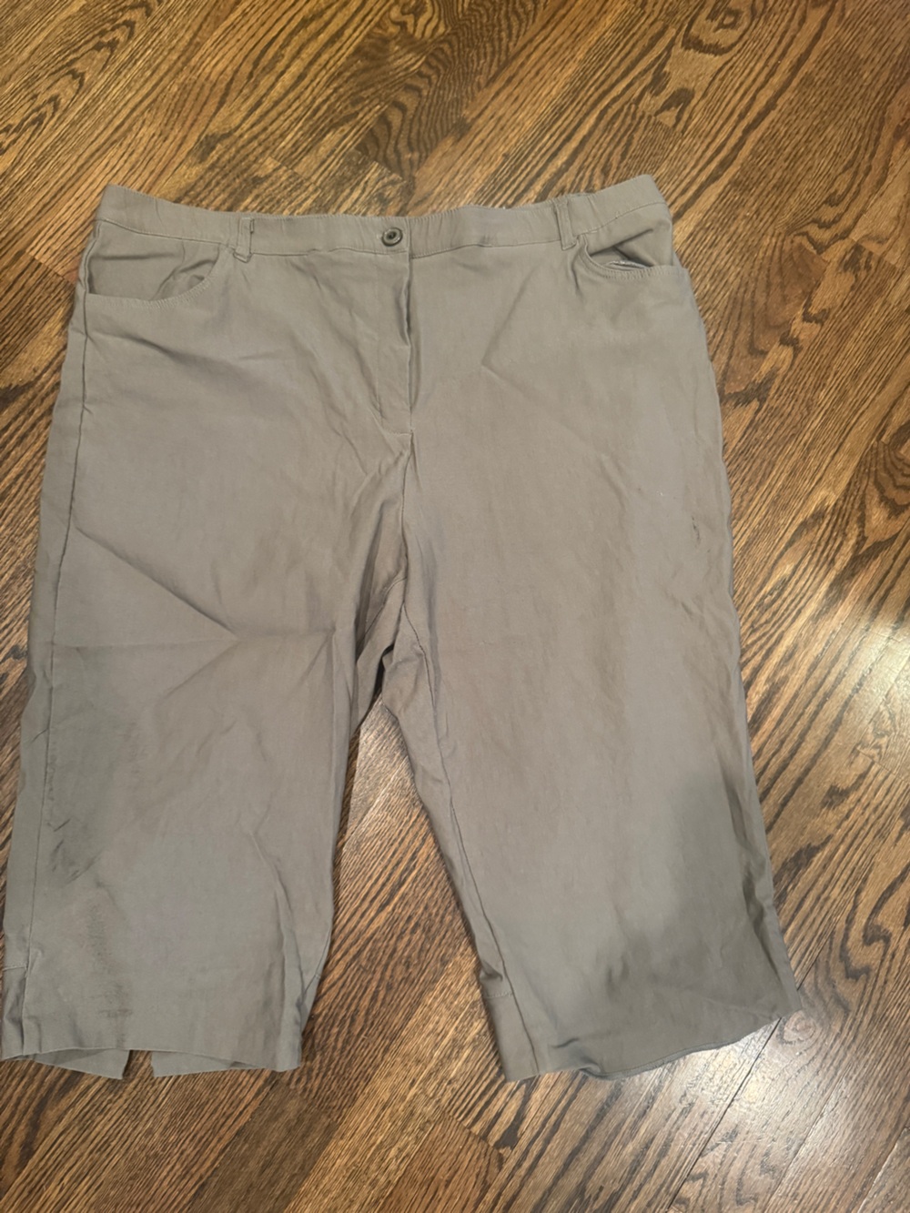 Tribal - olive green capris with back hem detailing